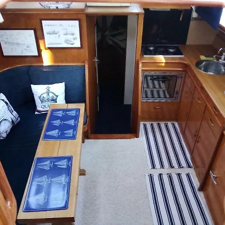 Bateau-hôtel Bateau Loch Tummel Montech